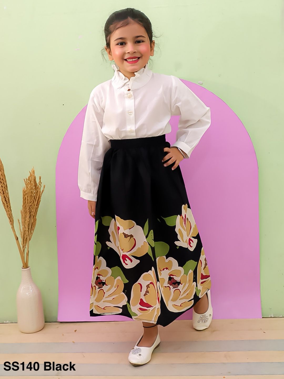 WhiteBlackSkirtTop